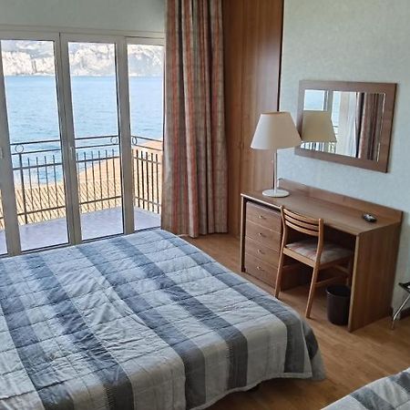 Hotel Nike Brenzone sul Garda Exteriör bild