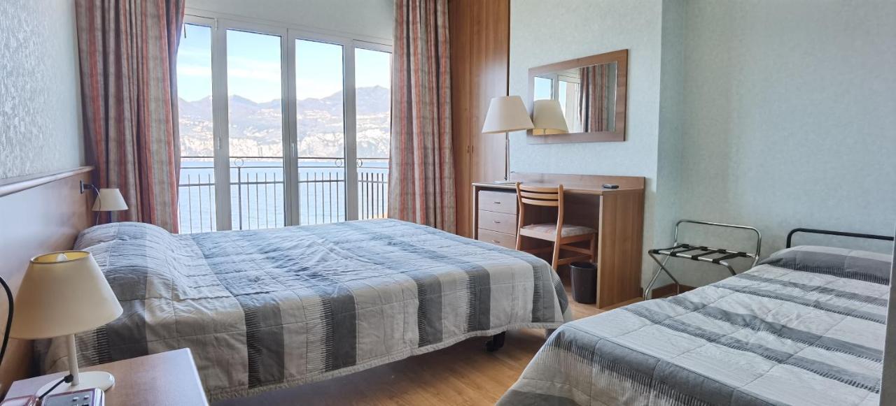 Hotel Nike Brenzone sul Garda Exteriör bild